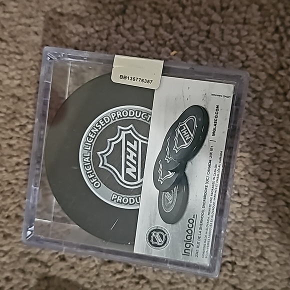 Hockey puck coasters 4 Piece - Picture 2 of 3